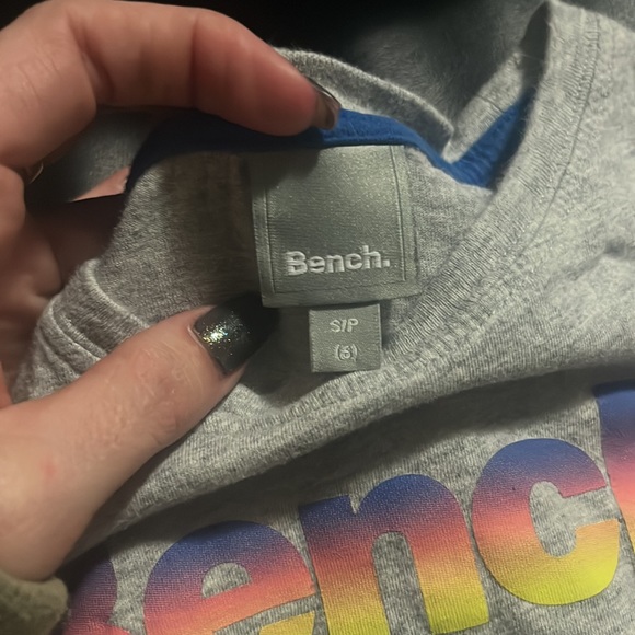 Girls Bench Top T Shirt - Picture 3 of 4
